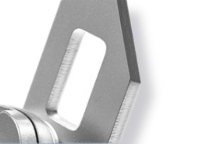 O₂ tank wrench slot on trauma shears for rapid oxygen valve access.